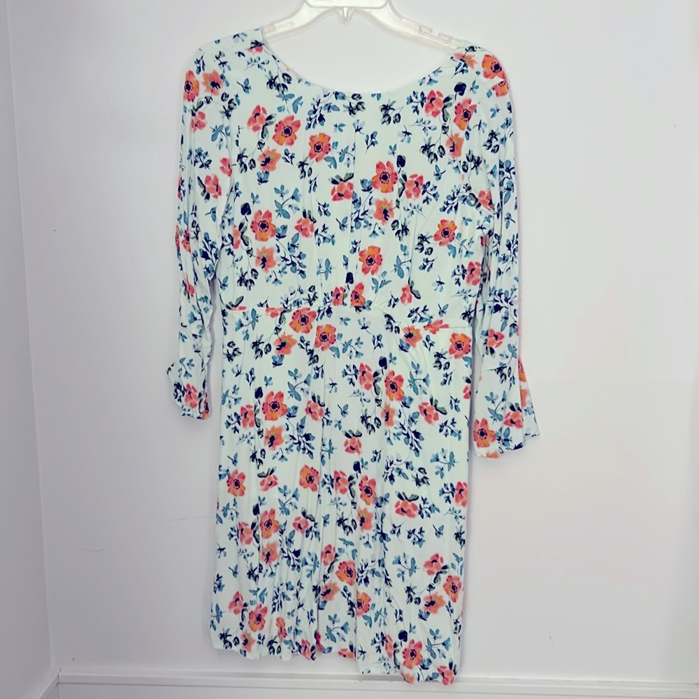 Loft Size 4 Floral Dress like New Zipper and Tie in Back